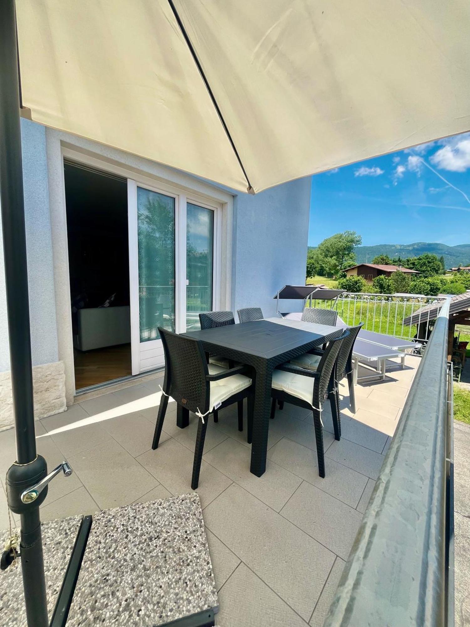 Villa Iris - La Prima Villa Vacanze Nell'Altopiano Asiago Kültér fotó